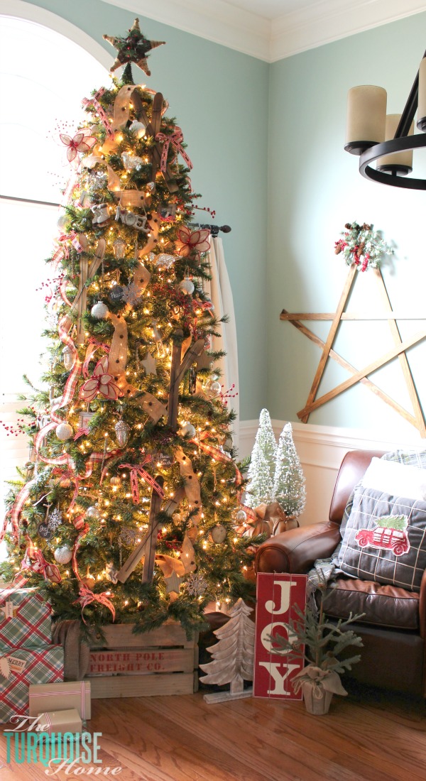 A Country Plaid and Burlap Christmas Tree with burlap, plaid and buffalo check! | All the details at TheTurquoiseHome.com