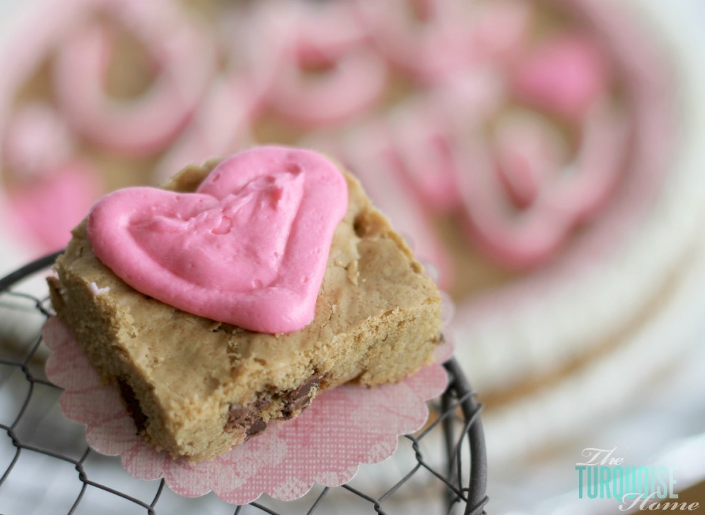 Valentine's Day Cookie Cake {learn how to make your own!}