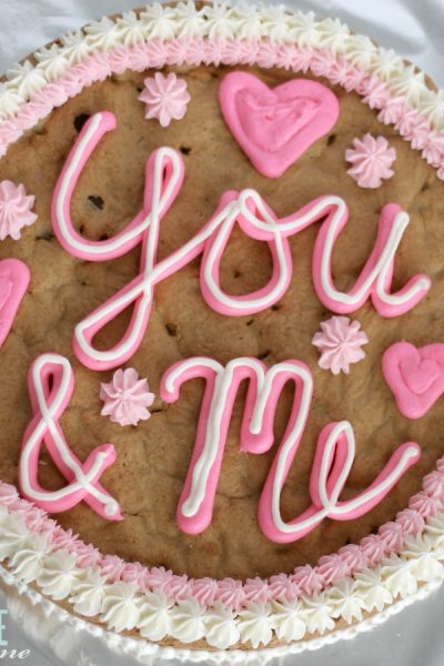 Valentine's Day Cookie Cake {learn how to make your own!}