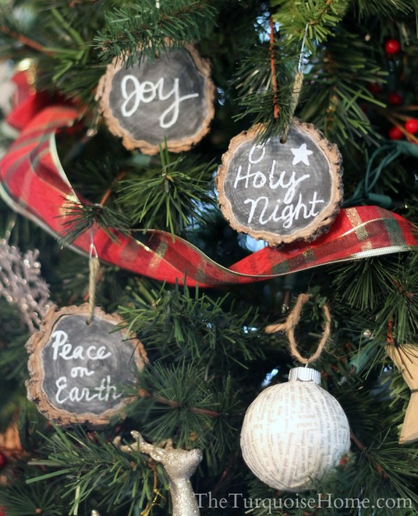 Chalkboard Wood-Slice Ornaments #DIY #Christmas