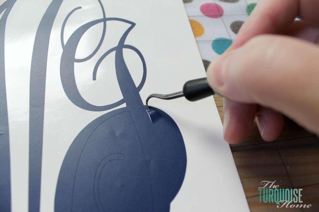 How to Create a Simple Vinyl Monogram {A Silhouette Tutorial for Beginners}