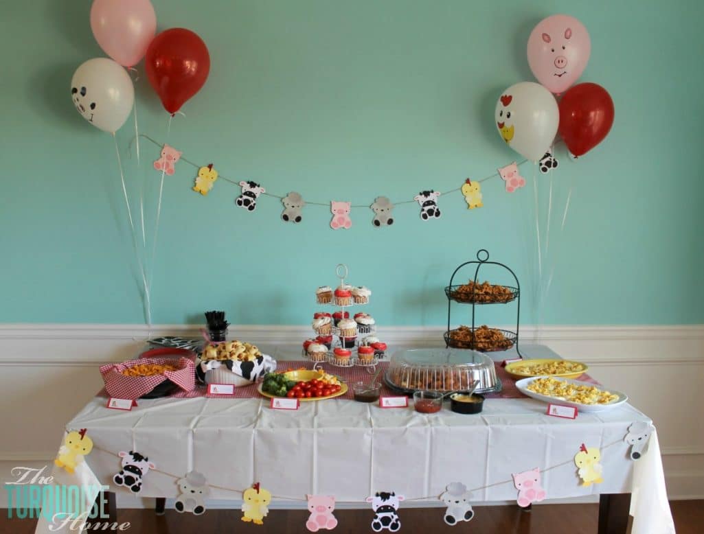 Barnyard Animal Birthday Party {with cute paper banner tutorial} #diy #party #barnyard