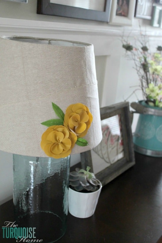 How to Easily Recover a Lamp Shade #DIY