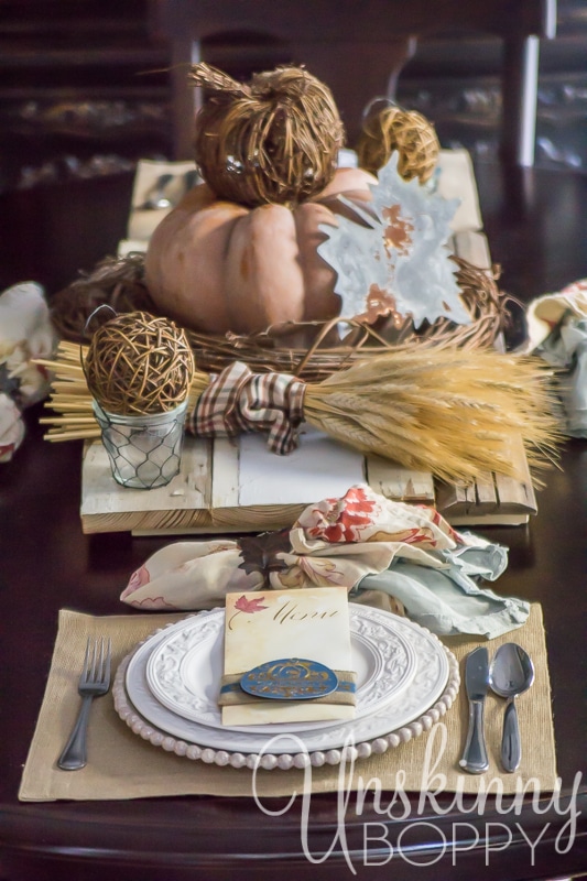 27 Gorgeous Thanksgiving Tablescapes | Natural and Rustic Table with Custom Menu Cards