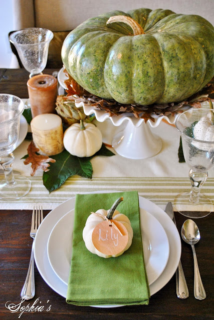 27 Gorgeous Thanksgiving Tablescapes | Green and Natural Table