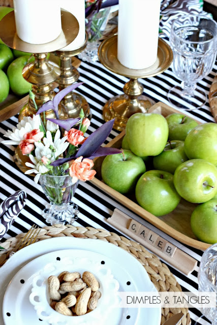 27 Gorgeous Thanksgiving Tablescapes |Black, White and Green Fall Tablescape