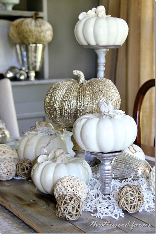 27 Gorgeous Thanksgiving Tablescapes |Gold Glitter and White Pumpkin Table Decor