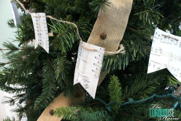 DIY Scrapbook Paper Christmas Garland