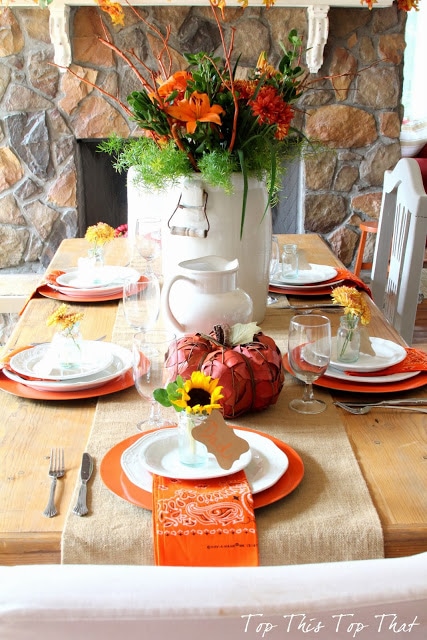 27 Gorgeous Thanksgiving Tablescapes | Simple Fall Tablescape