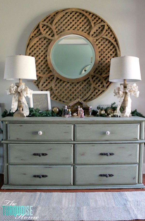 Christmas Decorating in the Entry Way | TheTurquoiseHome.com