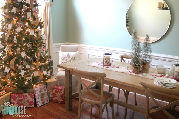 rustic christmas dining room