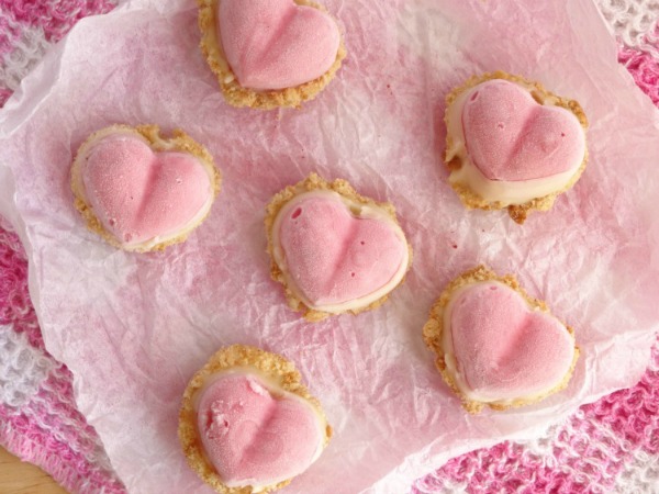 frozen-strawberry-cheesecake-hearts-recipe1