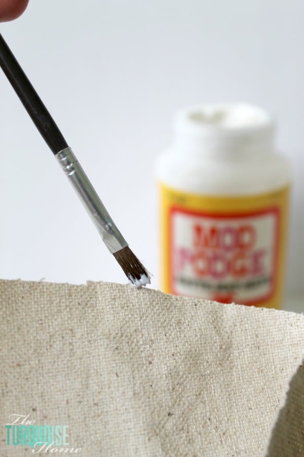 Quick tip: How to Keep Burlap or Canvas from Fraying | TheTuquoiseHome.com