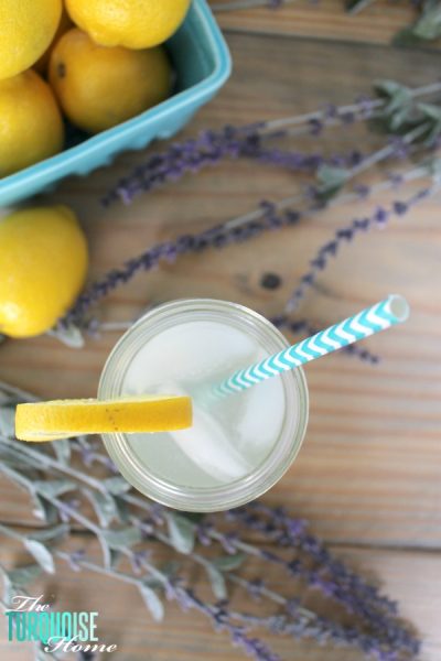 Perfect for quenching your thirst in summer! Try making this lavender lemonade with fresh-sqeezed lemon and lavender essential oil! | TheTurquoiseHome.com