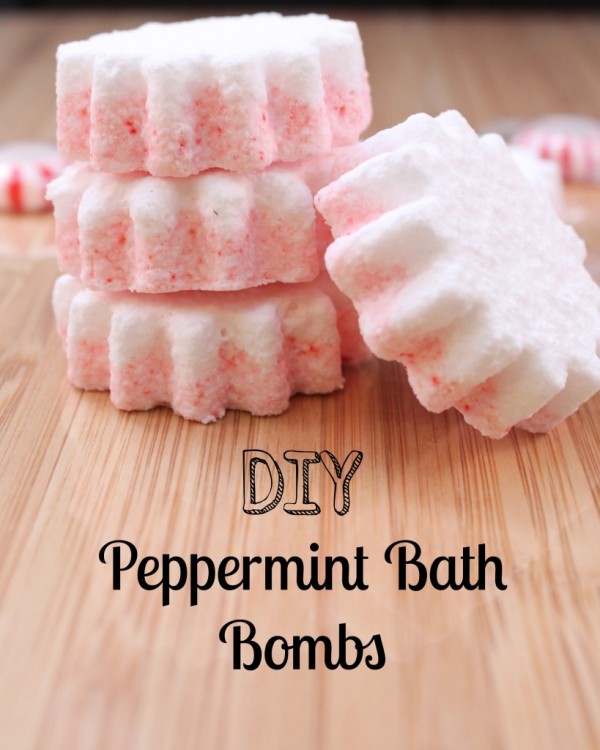 DIY Peppermint Bath Bombs from Moments with Mandi