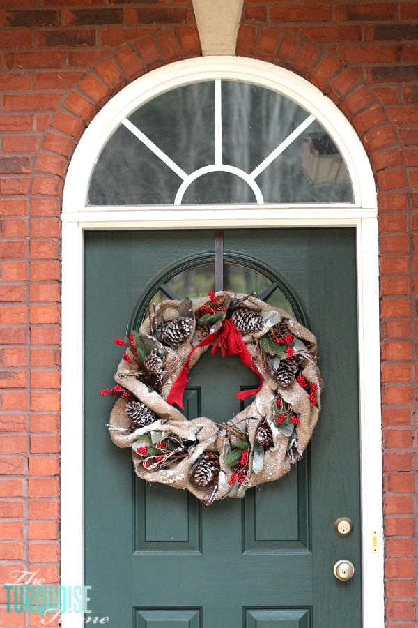 A Traditional Christmas Home Tour at TheTurquoiseHome.com