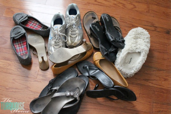 Decluttering the Master Closet {shoes} using the KonMari method | Details at TheTurquoiseHome.com