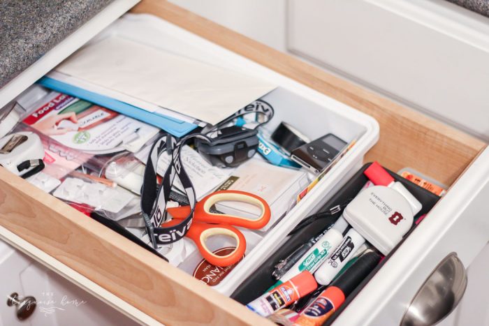 How to Organize Your Junk Drawer in 15 Minutes! | 30 Days to Less of a Hot Mess Challenge