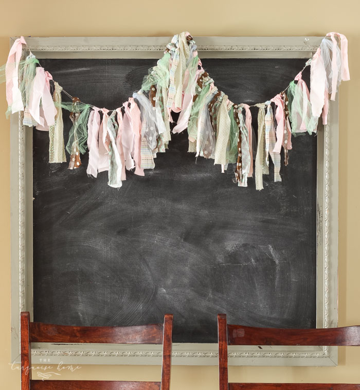 Seriously, I'm so crunched for time, but this rag garland takes no time at all! LOVE projects like this!