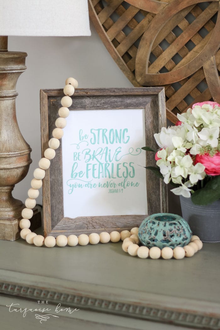 Simply perfect!! A simple Spring tablescape and entry way