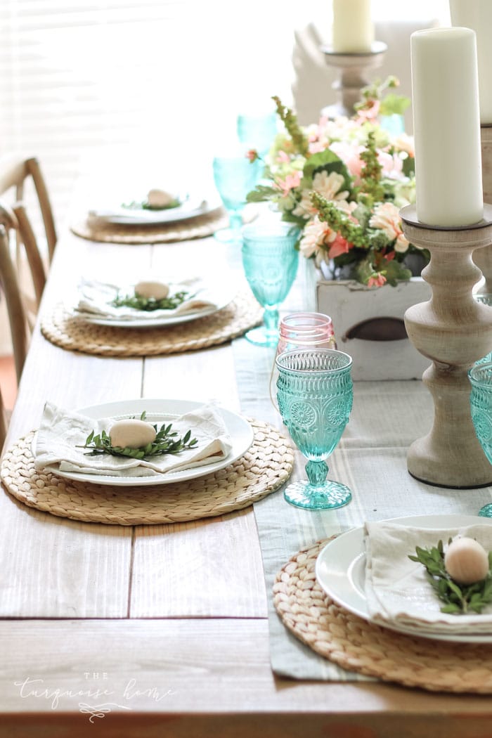 Simply perfect!! A simple Spring tablescape and entry way
