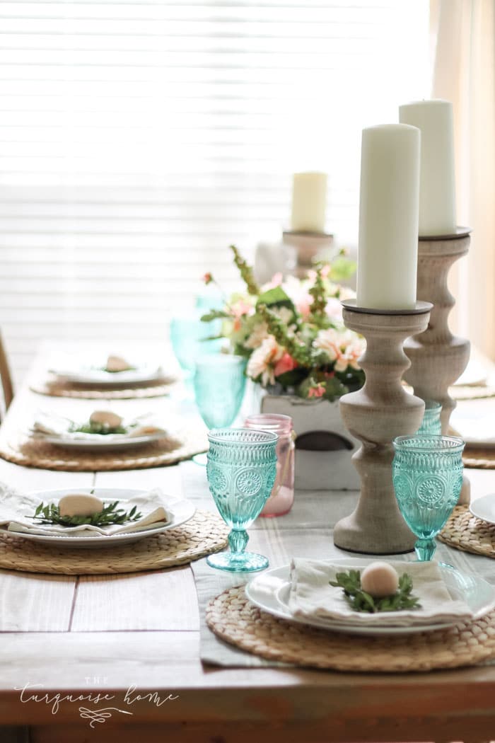 Simply perfect!! A simple Spring tablescape and entry way