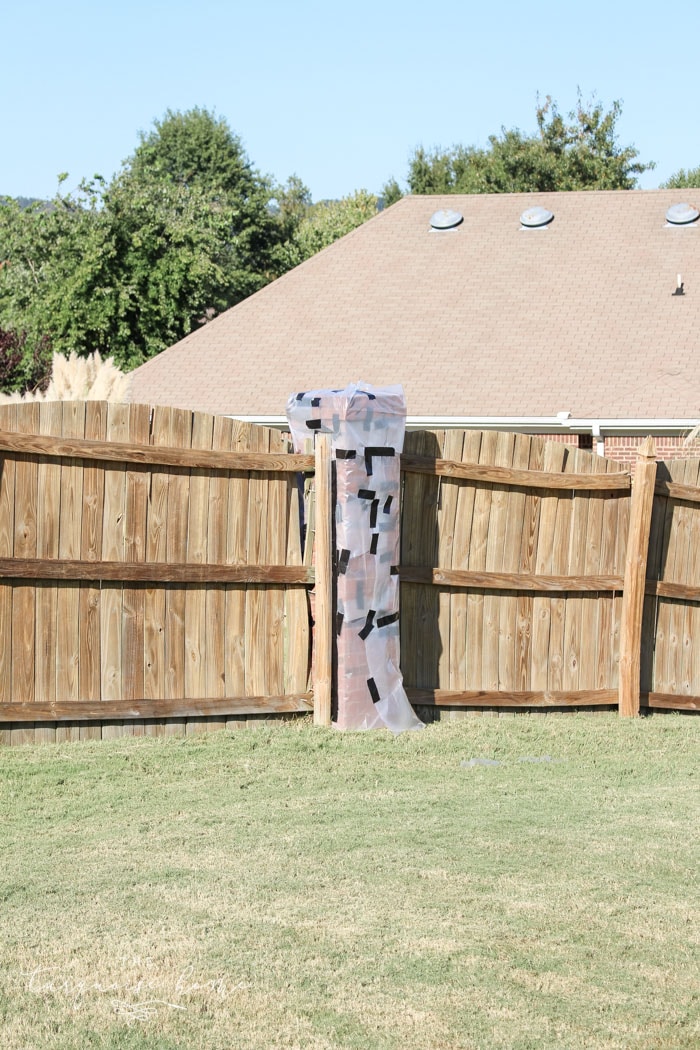 How to Paint a Wood Fence the Fast and Easy Way