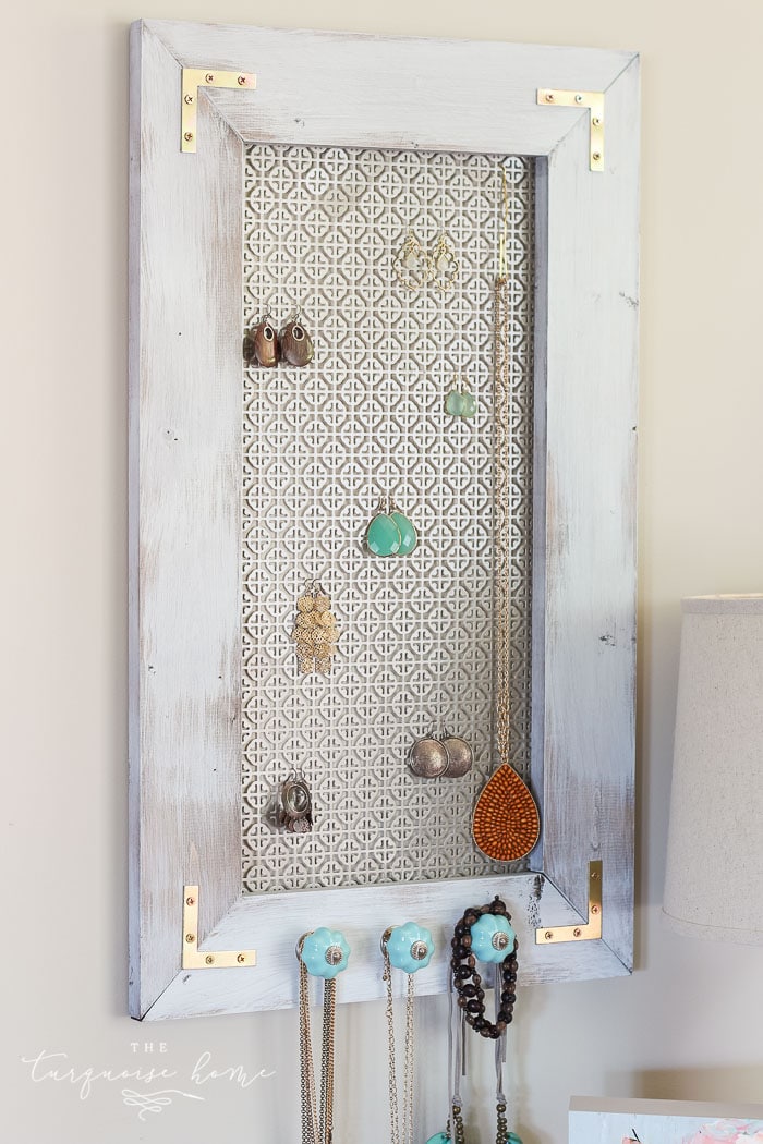 This DIY Jewelry Organizer is so fun to make! Make your own with the #DIYWorkshop at The Home Depot. #sponsored