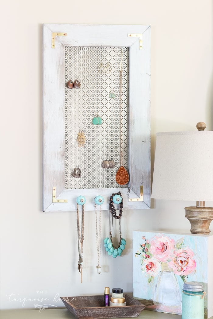 This DIY Jewelry Organizer is so fun to make! Make your own with the #DIYWorkshop at The Home Depot. #sponsored