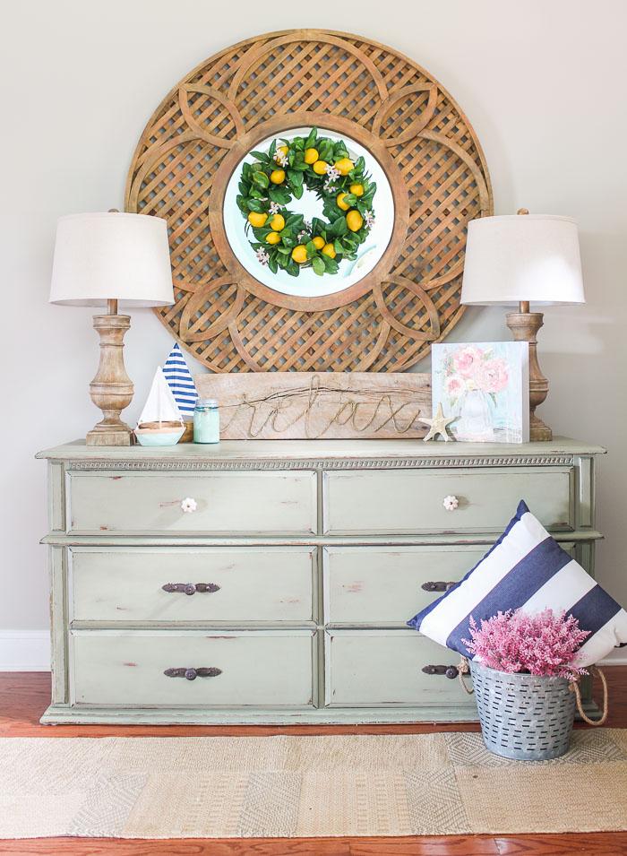 Cute Lemon Wreath and Summer Entry Way