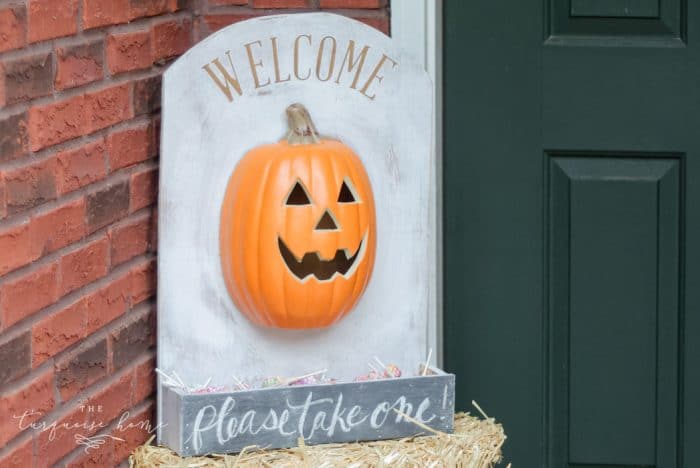 https://theturquoisehome.com/wp-content/uploads/2017/10/diy-lighted-pumpkin-candy-holder-edits-8-e1508175162405.jpg