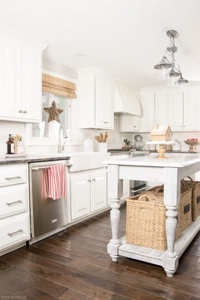 14 Fabulous Farmhouse Christmas Kitchens The Turquoise Home