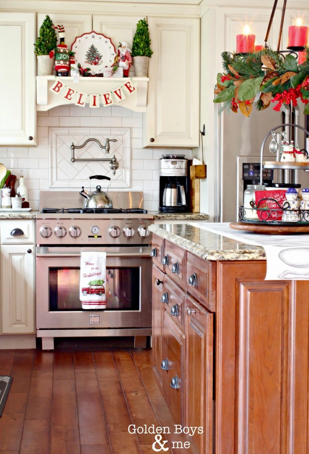 14 Fabulous Farmhouse Christmas Kitchens  The Turquoise Home 