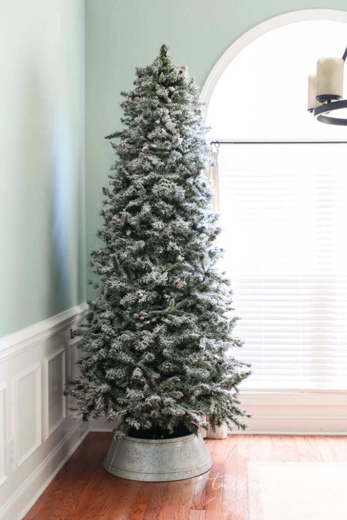 How to Flock a Christmas Tree | The Turquoise Home