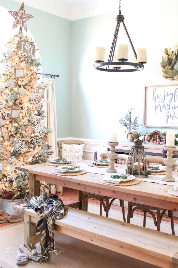 A Neutral Christmas Dining Room 