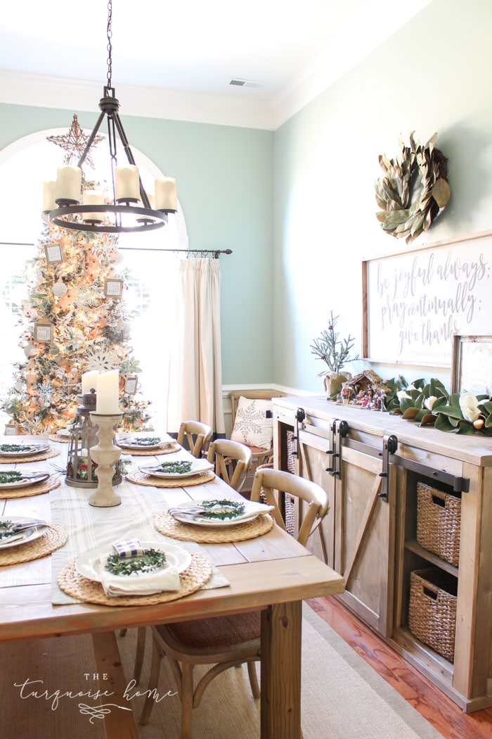 A Neutral Christmas Dining Room 