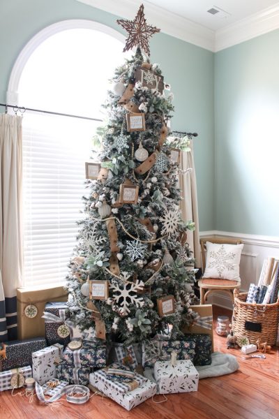 How to Decorate a Flocked Farmhouse Christmas Tree - The Turquoise Home