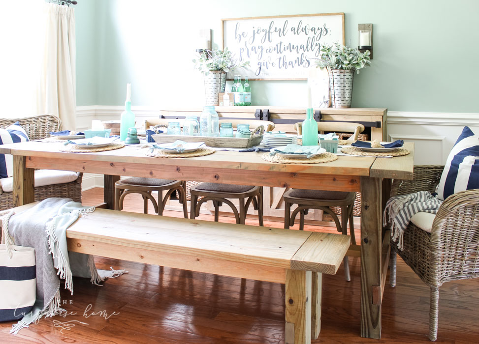 Coastal Decor in the Dining Room + 15 other gorgeous homes decorated for summer!