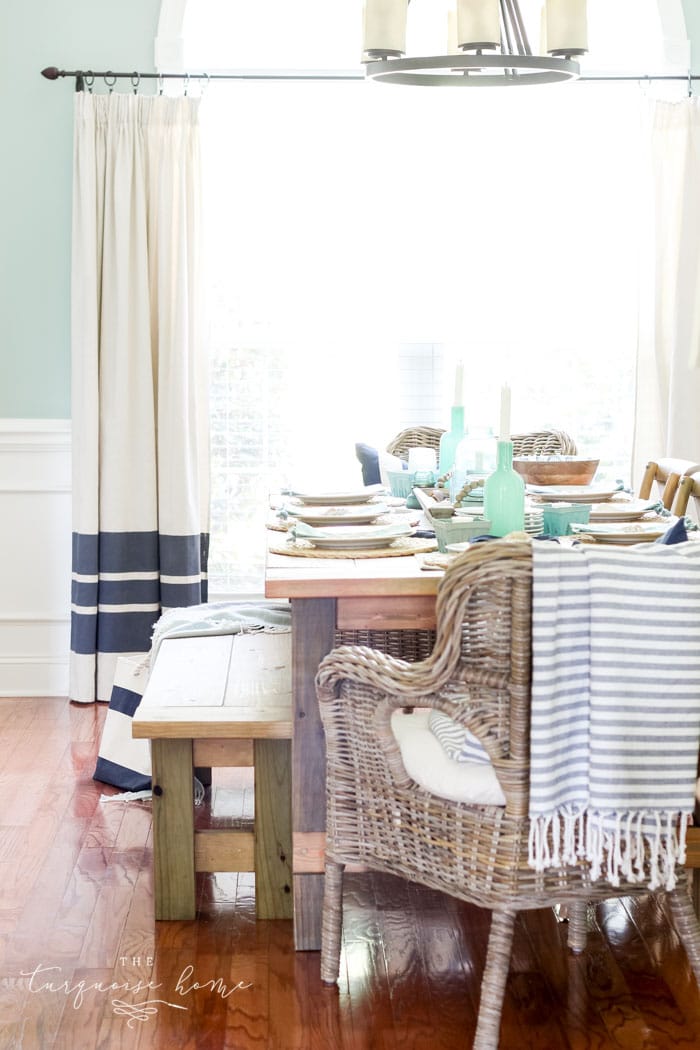 Coastal Decor in the Dining Room + 15 other gorgeous homes decorated for summer!