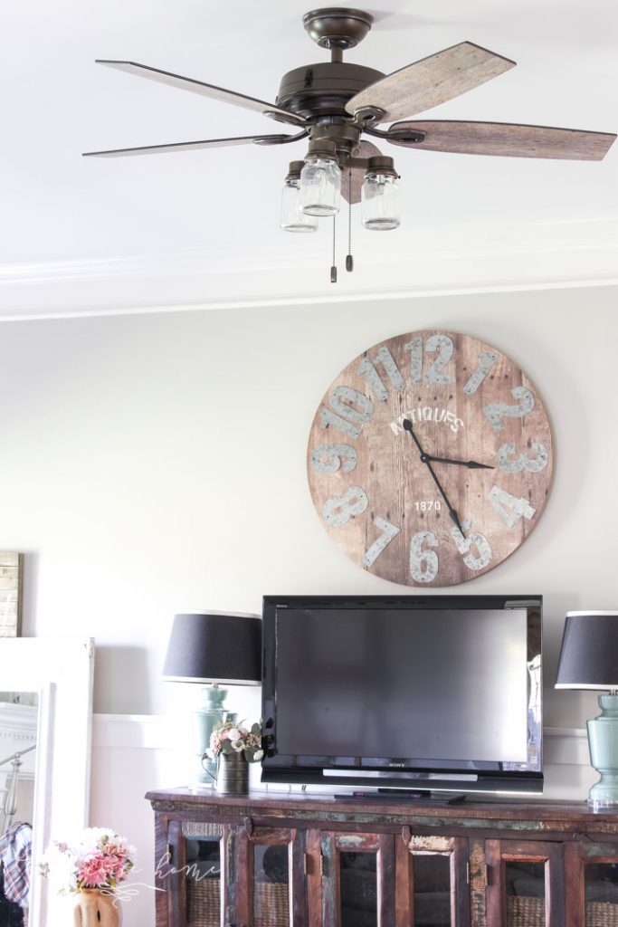 This gorgeous Joanna Gaines' style farmhouse ceiling fan won't break the bank! #farmhouseceilingfan #ceilingfan #quinta #joannagaines #theturquoisehome #diyhomedecor' style farmhouse ceiling fan won't break the bank! #farmhouseceilingfan #ceilingfan #farmhouse #joannagaines #theturquoisehome #diyhomedecor