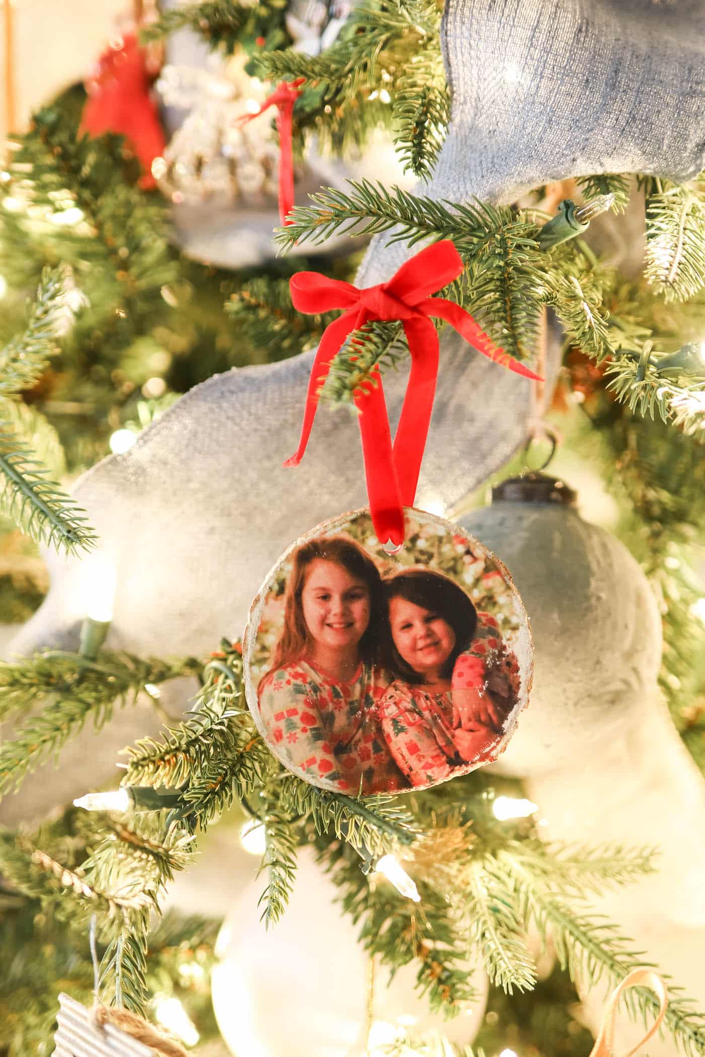 diy photo transfer to wood slice ornament