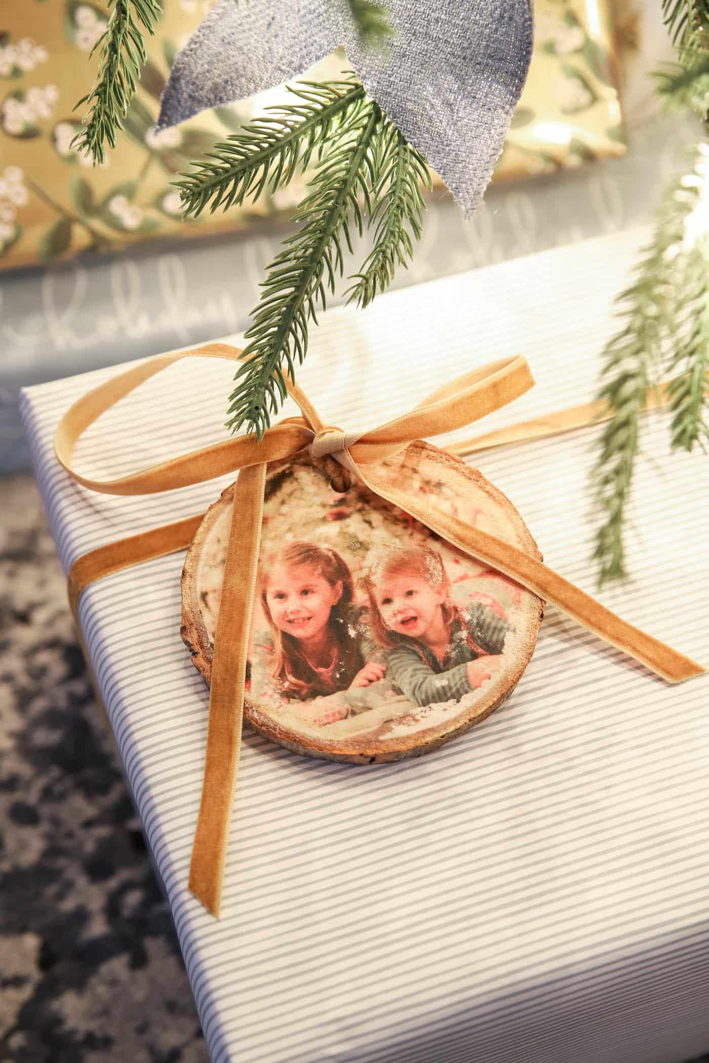 Easy Photo Transfer on Wood Slices with Mod Podge