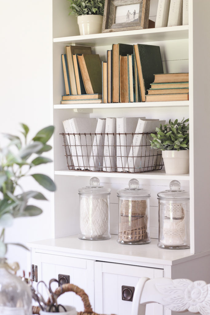 Simple Decorating A Bookcase with Simple Decor