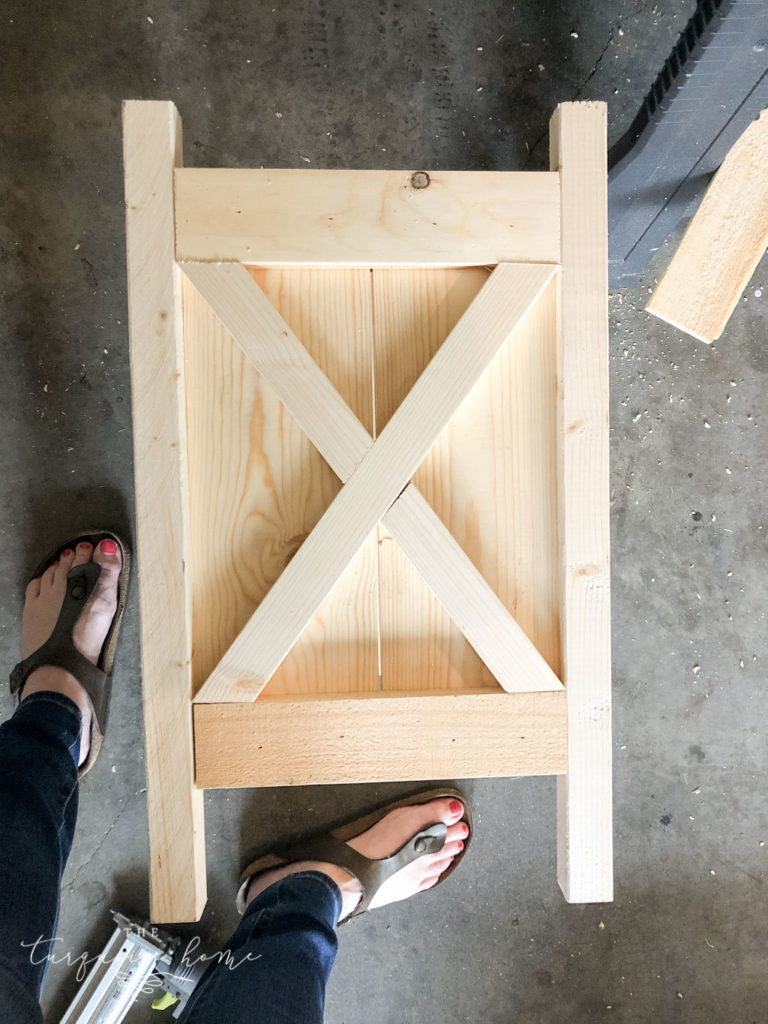 DIY Wood Planter - add the "x" pieces