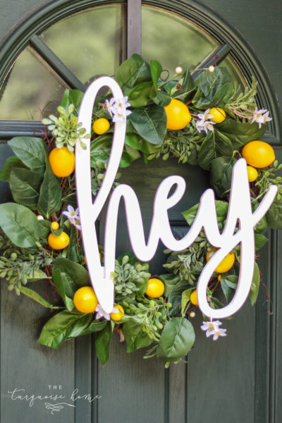 DIY Summer Lemon Wreath with "hey" script hanger - the perfect sentiment for summer!