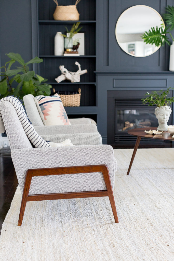 Dark Paint in the Living Room | How to Decorate the Living Room