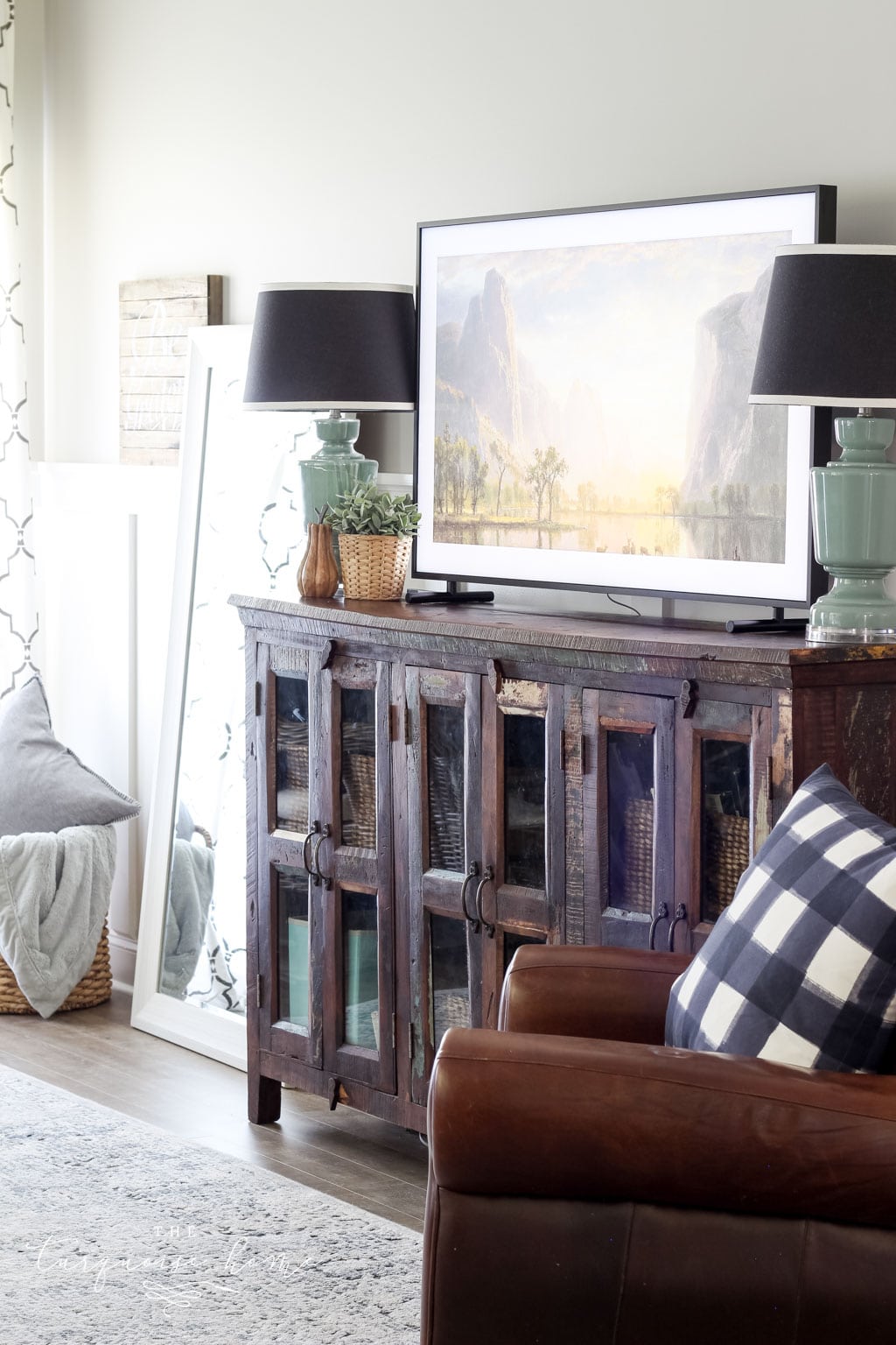 How High Should You Mount A TV On The Wall? - House Of Hipsters