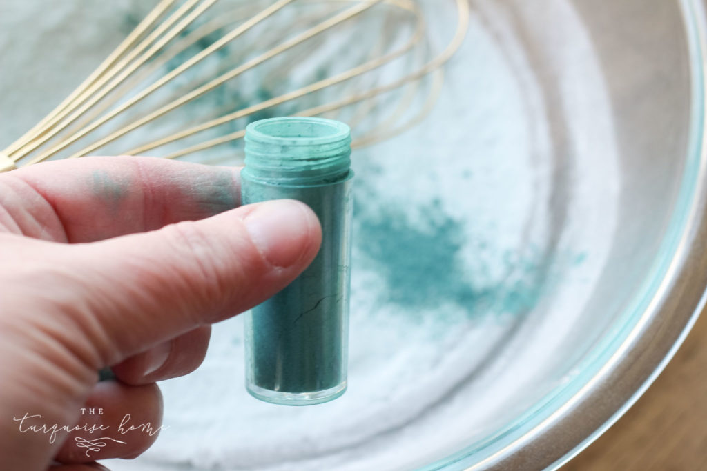 Download DIY Bath Bombs + Printable Gift Tag | The Turquoise Home