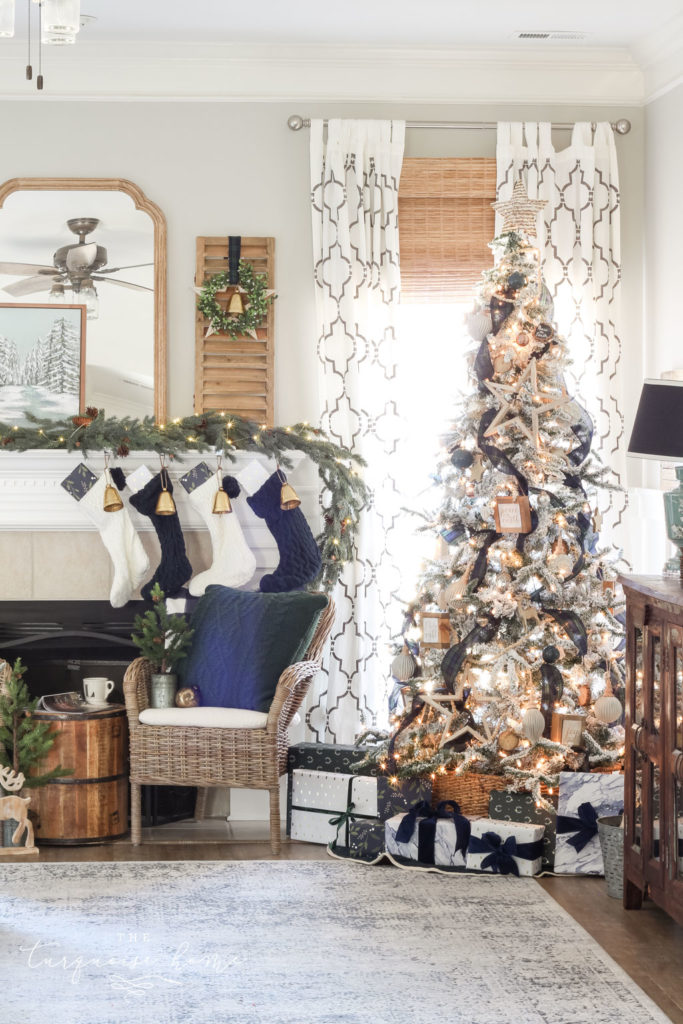 Classic, simple Christmas living room
