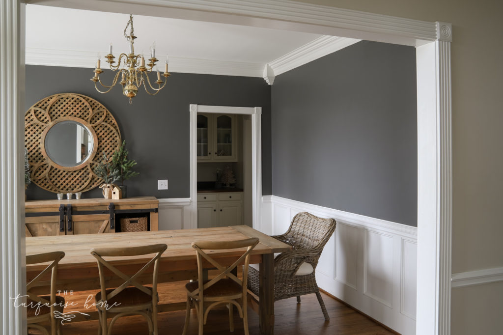 Large blank wall with kendall charcoal paint - perfect for some art!